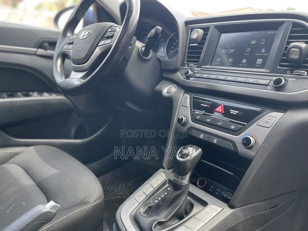 Hyundai Elantra SE 2018 Blue