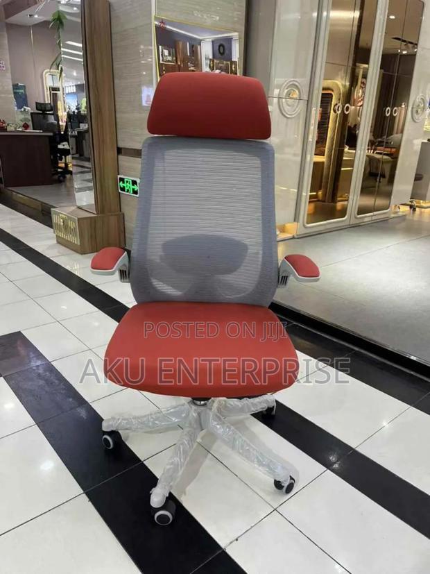 Office Swivel Chair · Photo 2