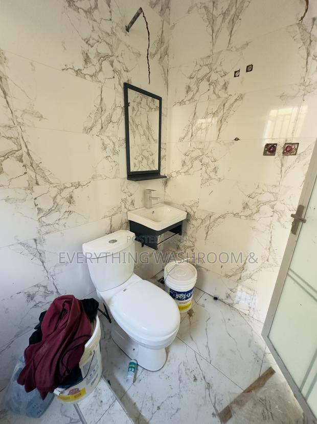 Water Closet and Cabinet Wash Hand Basin With Mirror Complete Set · Photo 4