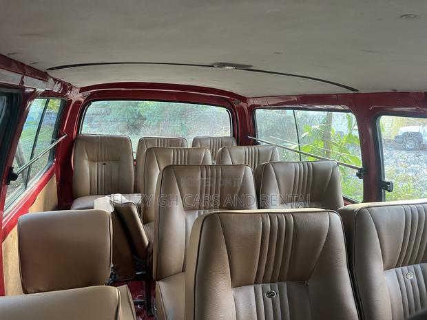 Toyota HiAce 2010 Red photo 8