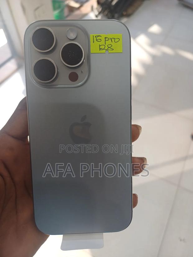 Apple iPhone 16 Pro 128 GB Silver photo 2