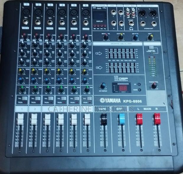 Yamaha 6-Channel Powered Mixer · Photo 2