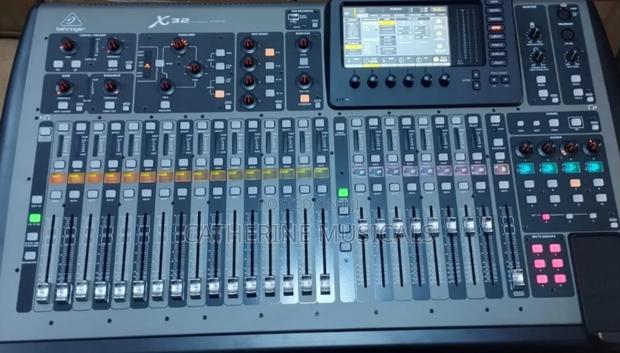 Behringer X32 Digital Mixer · Photo 4