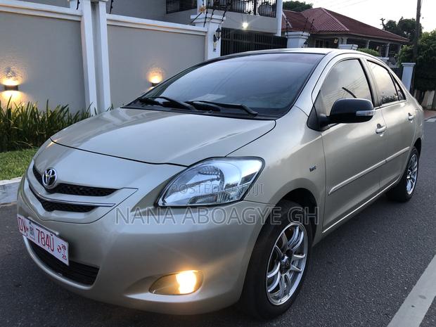 Toyota Belta 2012 Gold