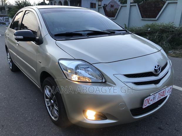 Toyota Belta 2012 Gold