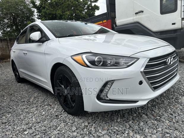 Hyundai Elantra SE 2018 White photo 6
