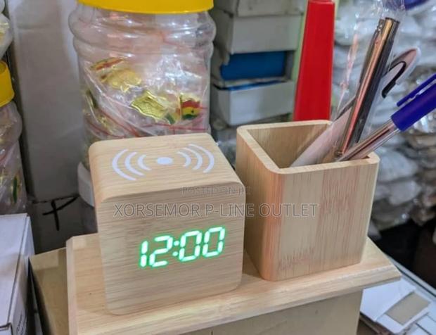 Desktop Electric Clock+ Pen Holder · Photo 4