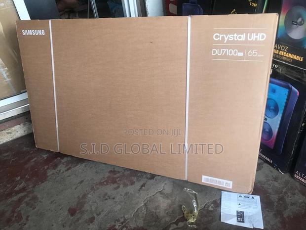 Connect Your Mobile Phone on Samsung 65" Uhd Smart Hdr10 Tv · Photo 3