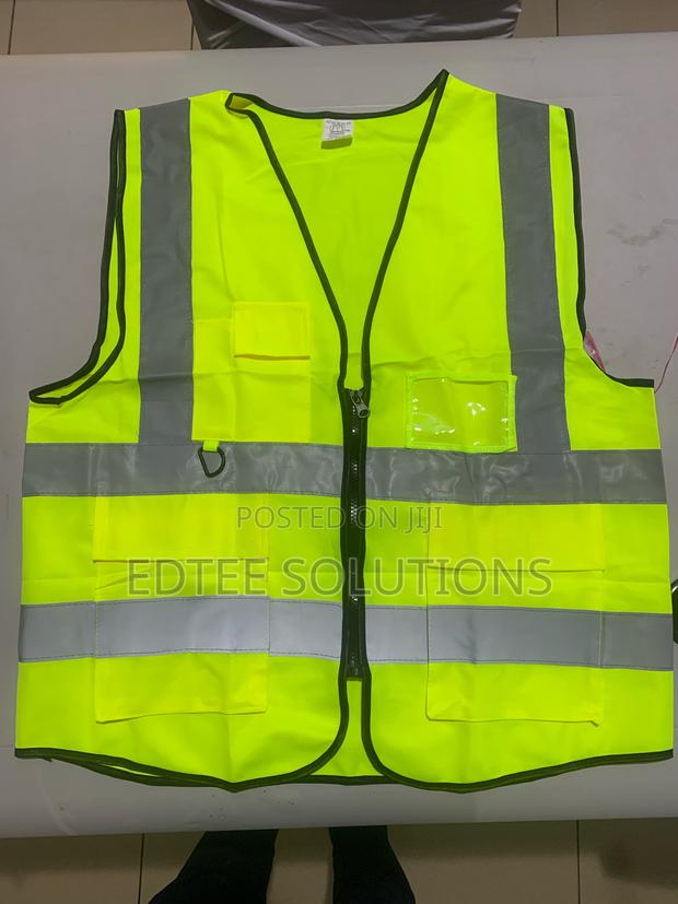 Safety Vest - Reflector · Photo 3