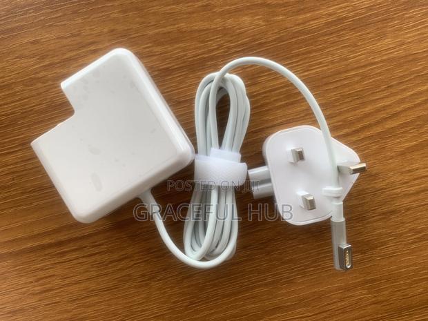 Apple Pro(Magsafe 85w) · Photo 4