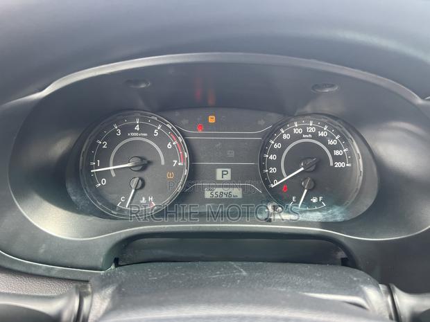 Toyota Hilux Revo Double Cab Petrol 2.7 AWD 2021 White