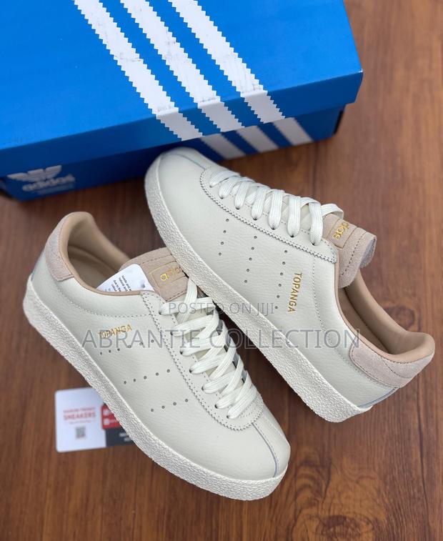 Adidas Unisex Topanga Sneaker · Photo 3
