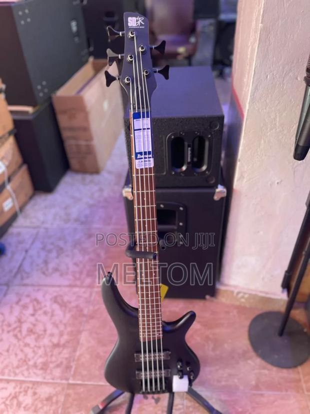 Soundgear By Ibanez All Black Active 5strings Bass Guitar · Photo 1