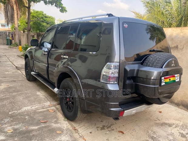 Mitsubishi Pajero V80 3.2 VR-II 2013 Gray