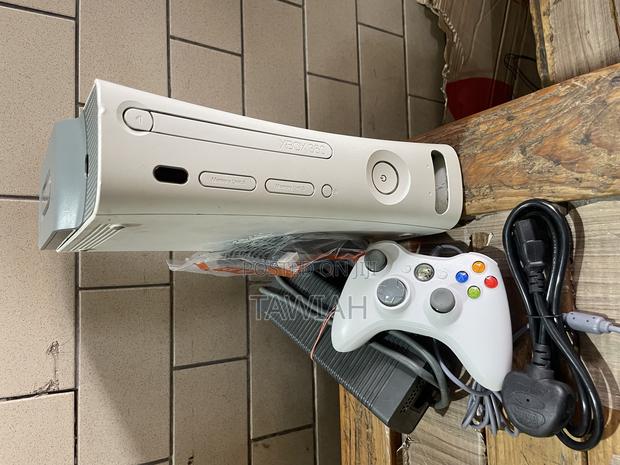 Xbox 360 Console With 15games · Photo 2