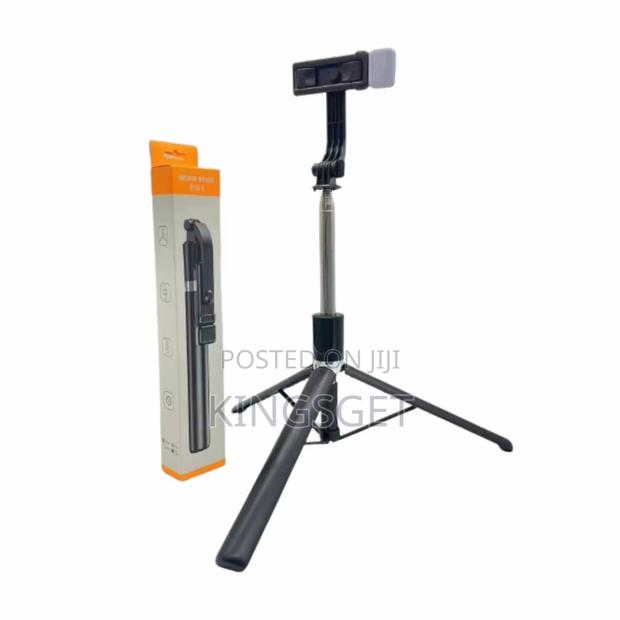 R1s-l Selfie Stick Tripod Stand With Light