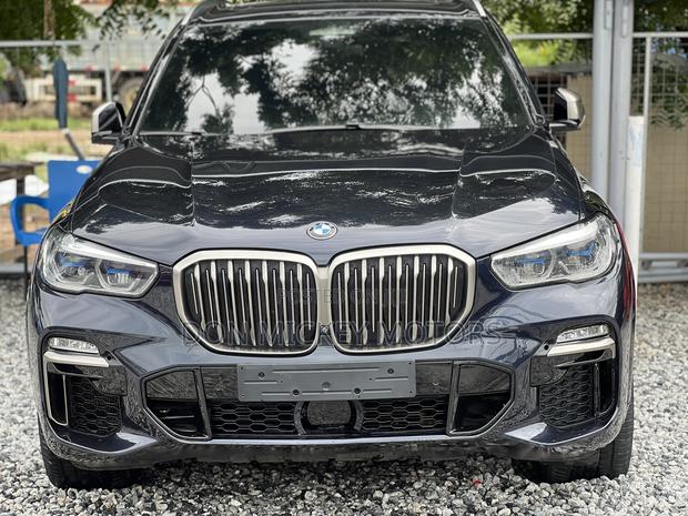 BMW X5 M50i AWD 2020 Blue · Photo 2