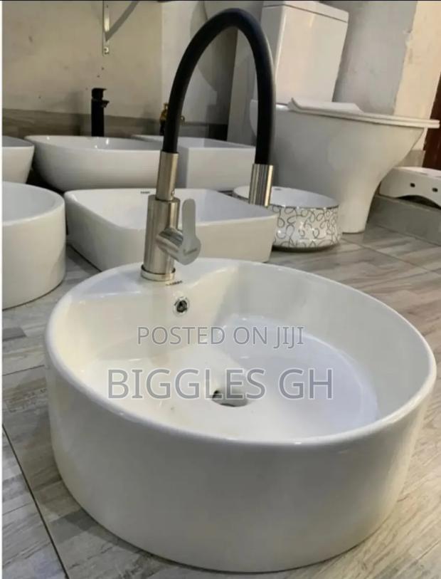 Countertop Basin/Pedicure Bowl +Flexible Tap · Photo 2