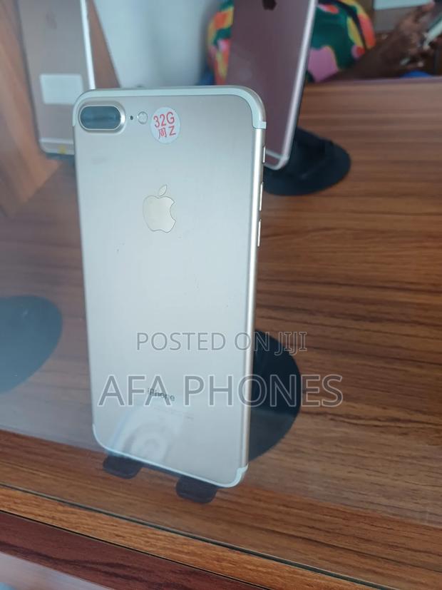 Apple iPhone 7 Plus 32 GB Gold photo 2