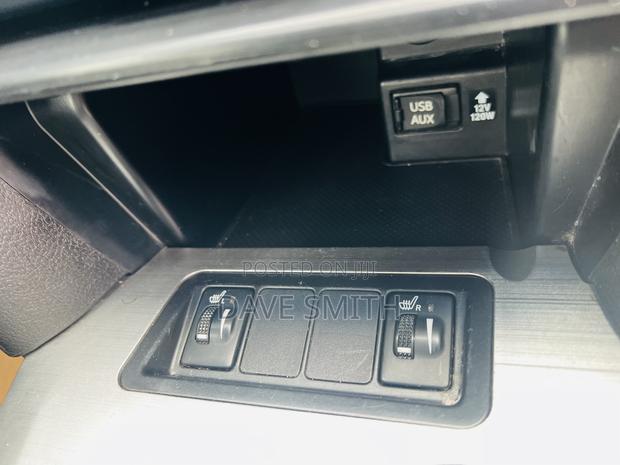 Toyota Camry SE 4dr Sedan (2.5L 4cyl 6A) 2014 Gray