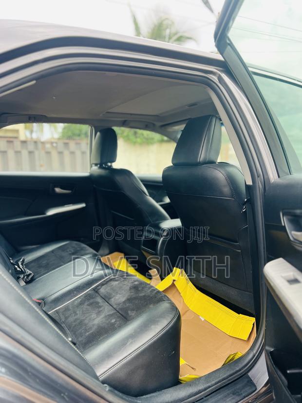 Toyota Camry SE 4dr Sedan (2.5L 4cyl 6A) 2014 Gray