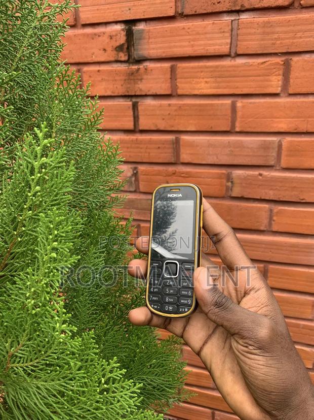 Nokia 3720 classic Black photo 3