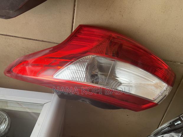 Ford Focus 2012-2014 Taillight Used photo 2