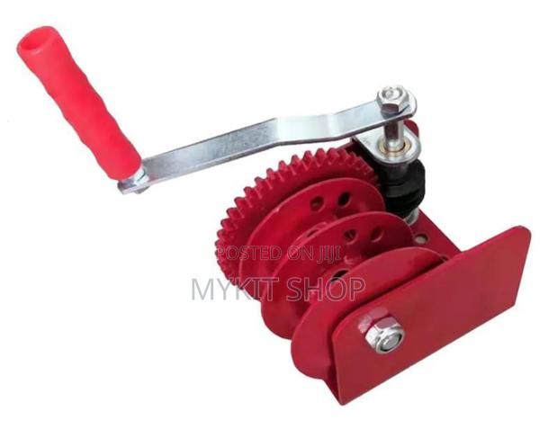 Winch for Raising or Lifting Poultry Tents · Photo 2