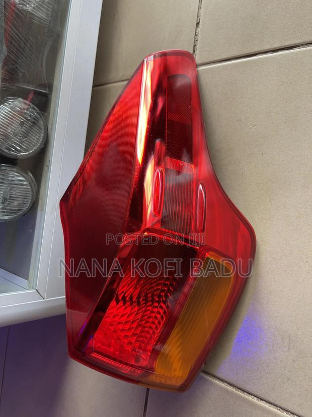 Toyota Rav4 2015-2018 Taillights Used photo 2