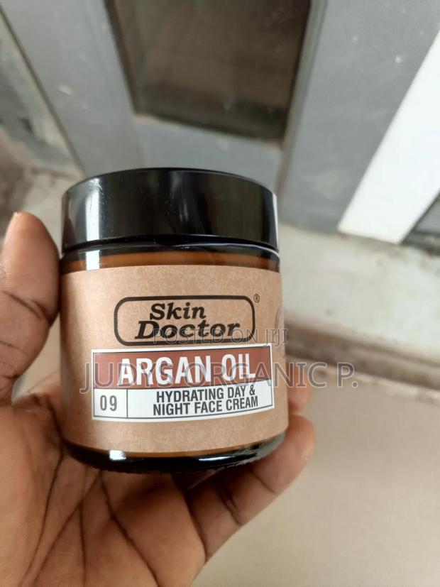 Argan Day and Night Hydrating Face Cream · Photo 2