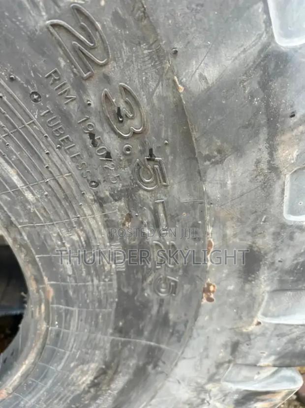 23.5-25 Loader Tire Fortune photo 2