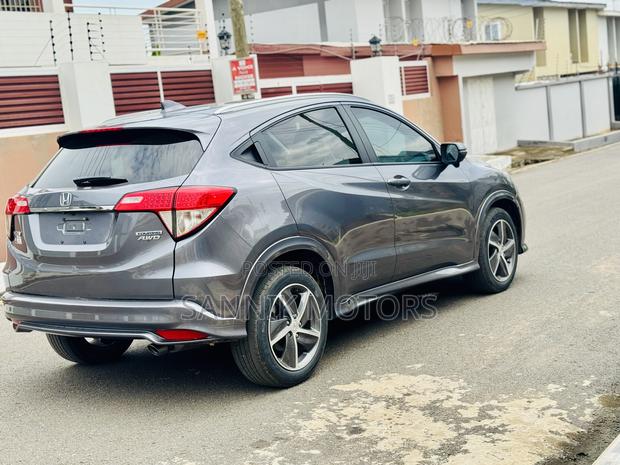 Honda HR-V Touring AWD 2020 Gray