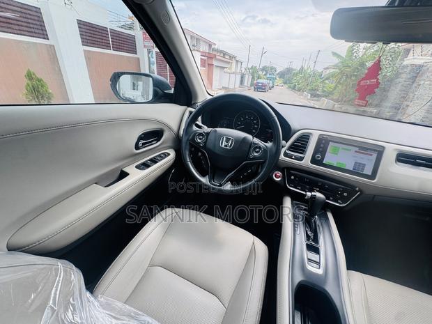 Honda HR-V Touring AWD 2020 Gray