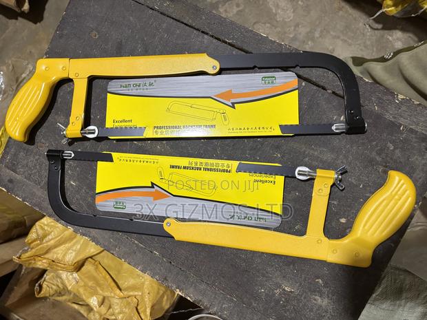 Hack Saw Frame With Black Blade. · Photo 2