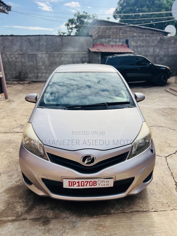 Toyota Vitz 1.3 FWD 5dr 2012