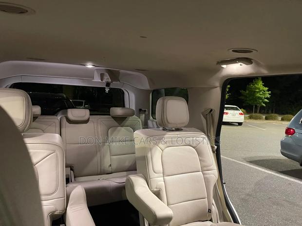 Lincoln Navigator L 2019 White photo 3