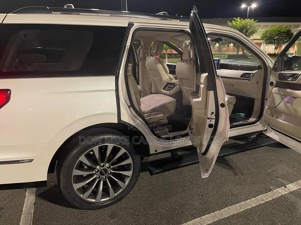 Lincoln Navigator L 2019 White photo 5