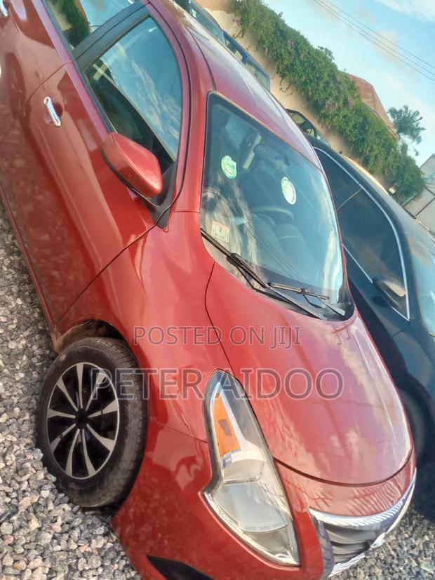 Nissan Versa 2016 Red