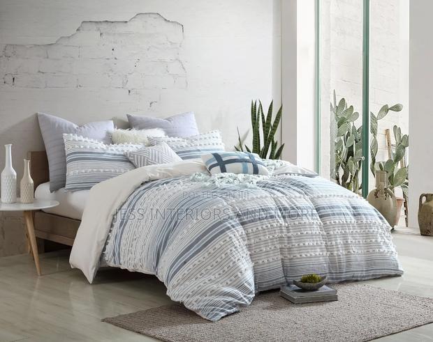 Stripes 5-Piece Bedding Comforter Set( Queen Size) · Photo 3