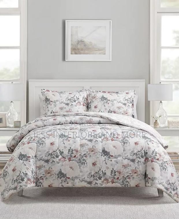 Roselyn 3-Pc Comforter Set(King) · Photo 4