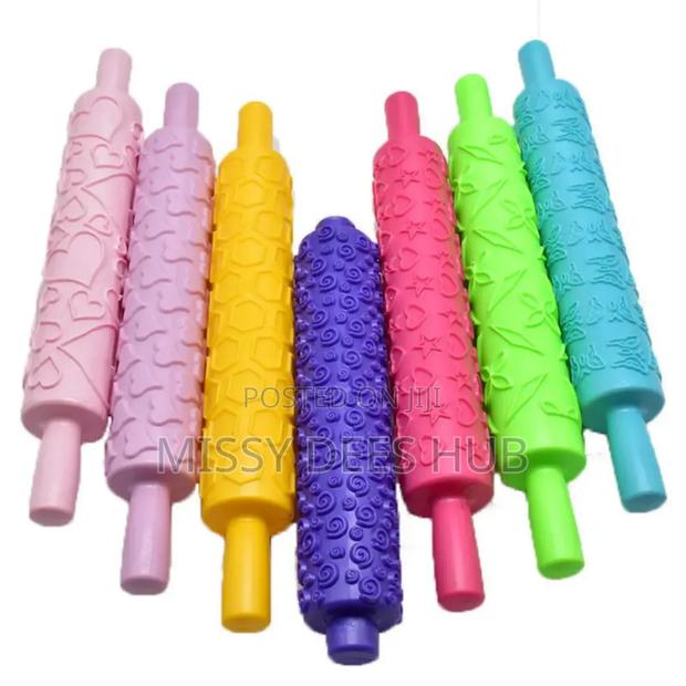 Plastic Rolling Pin for Cake Decorating photo 2