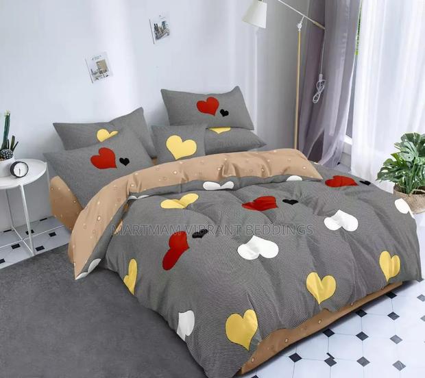 2 Bedsheets With Five Pillow Cases · Photo 2