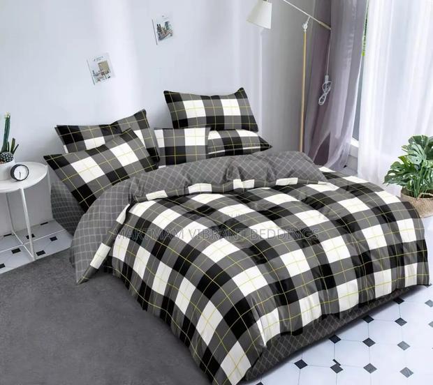 2 Bedsheets With Five Pillow Cases · Photo 4