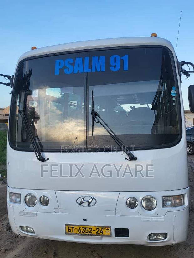 Hyundai Aero Town 2014 White