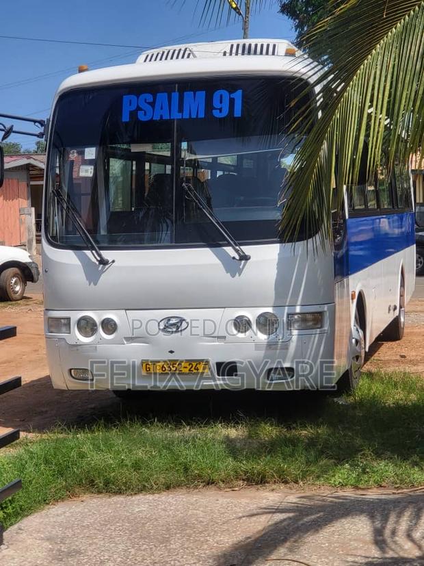 Hyundai Aero Town 2014 White