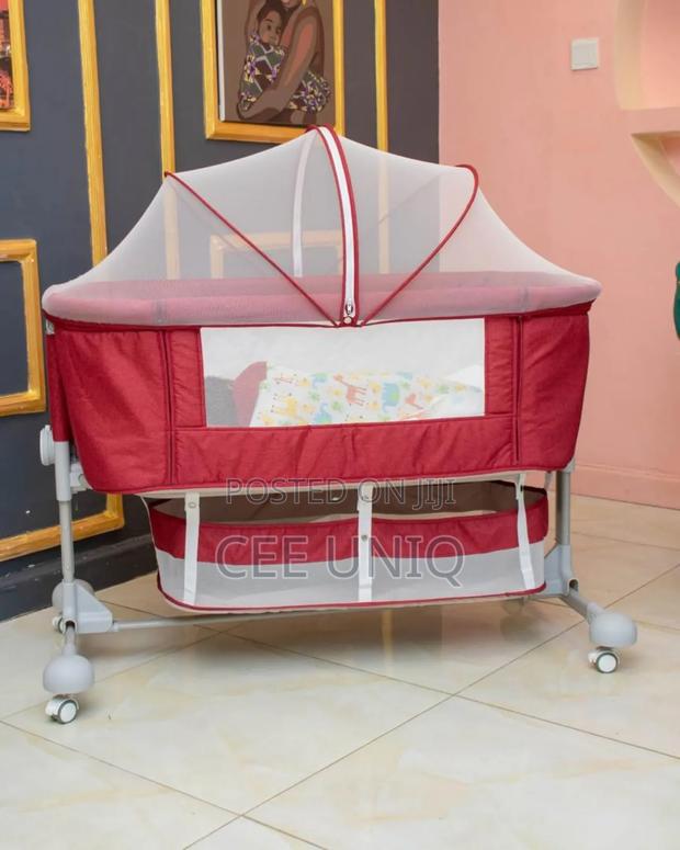 Elegance Baby Bassinet With Adjustable Wheels photo 2