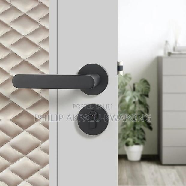 Modern Matte Black Door Lock photo 2