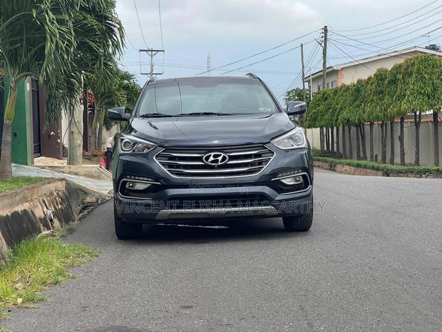 Hyundai Santa Fe SE AWD 2017 Gray