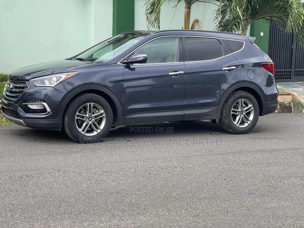 Hyundai Santa Fe SE AWD 2017 Gray