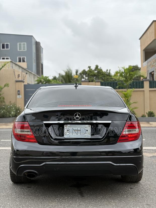 Mercedes-Benz C250 2014 Black